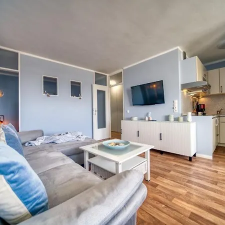 - Haus G, App 0g0602 *